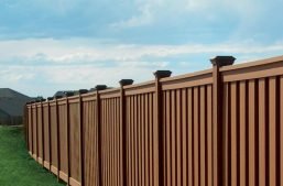 What-Is-Vertical-Composite-Fencing.jpg