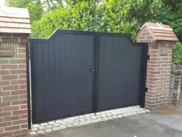 composite-fencing-gate-3