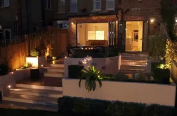 sloped-backyard-deck-ideas-2048x1506-1